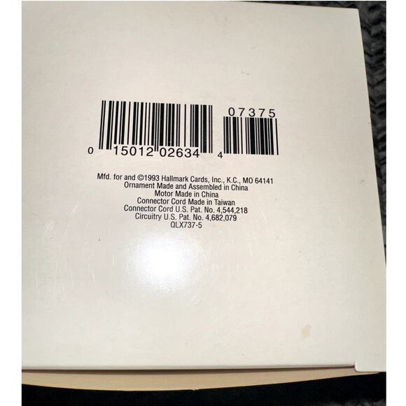 Hallmark "Santa's Workshop" Keepsake Ornament - Magic Light and Motion! 1993 - Picture 3 of 7